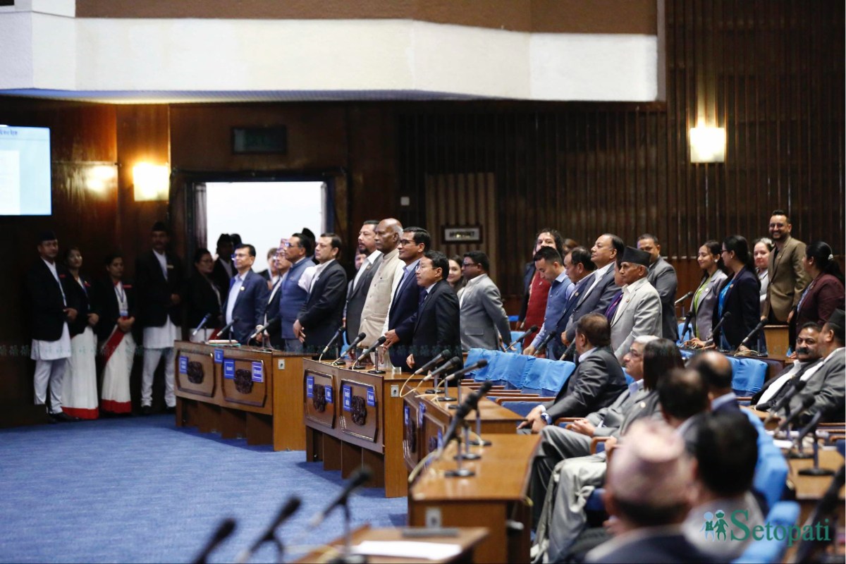 Opposition-Protest-Parliament-05.jpeg