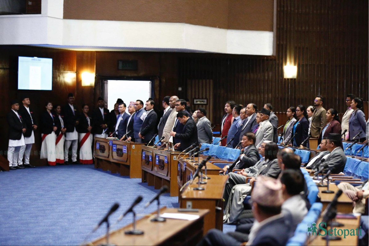 Opposition-Protest-Parliament-08.jpeg