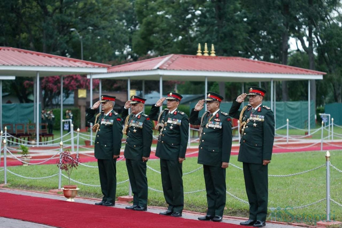 PM-Oli-Return-Spain-02.jpg