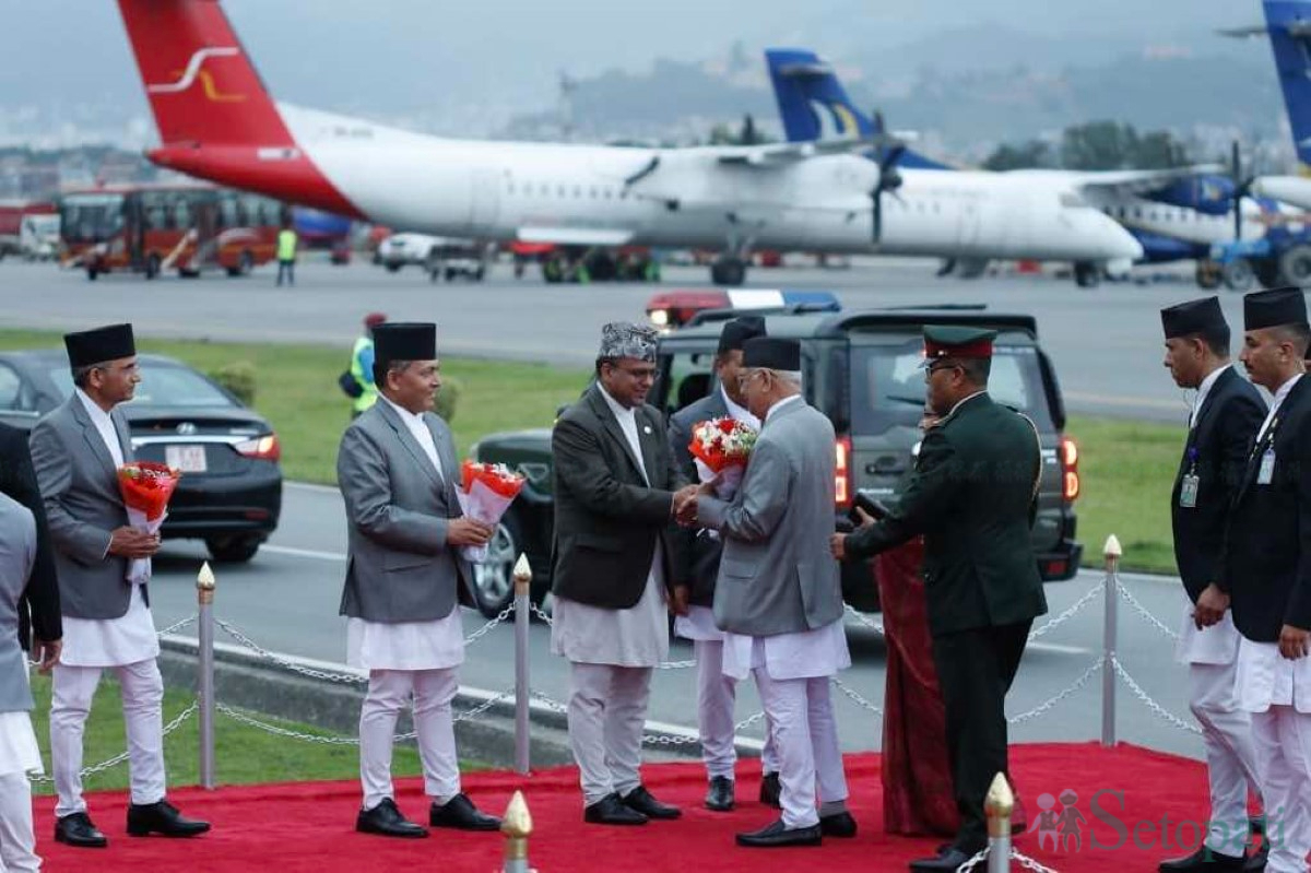 PM-Oli-Return-Spain-11.jpg