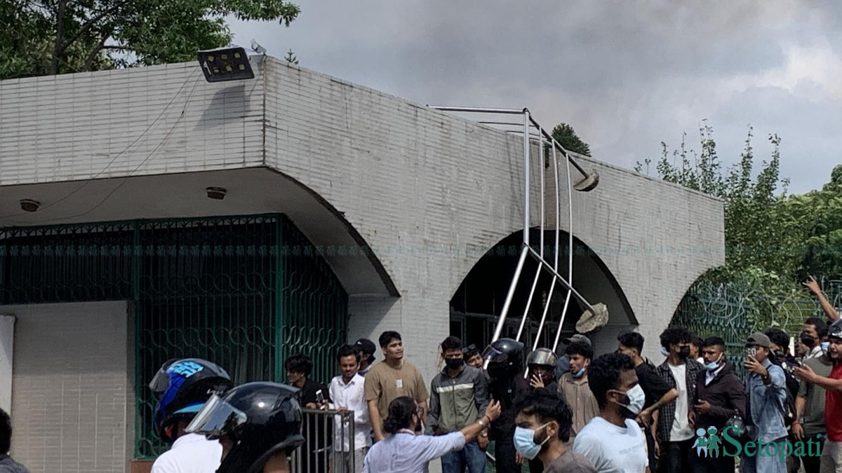 Parliament-Vandalism-Arson-13.jpg