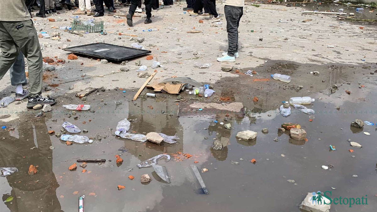 Parliament-Vandalism-Arson-14.jpg