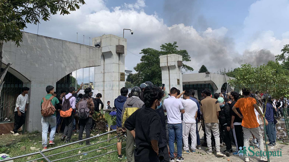 Parliament-Vandalism-Arson-17.jpg
