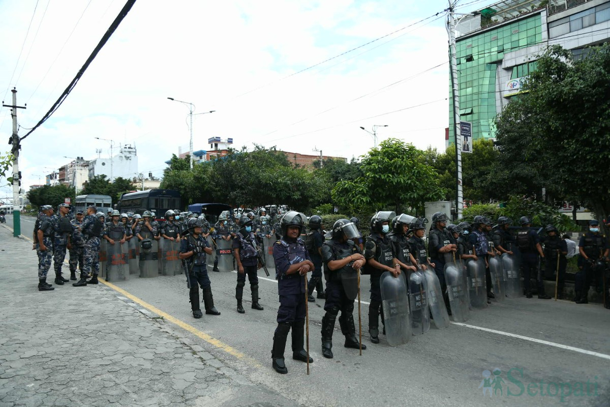 Private-Schools-Protest-Baneshwar-05.jpg