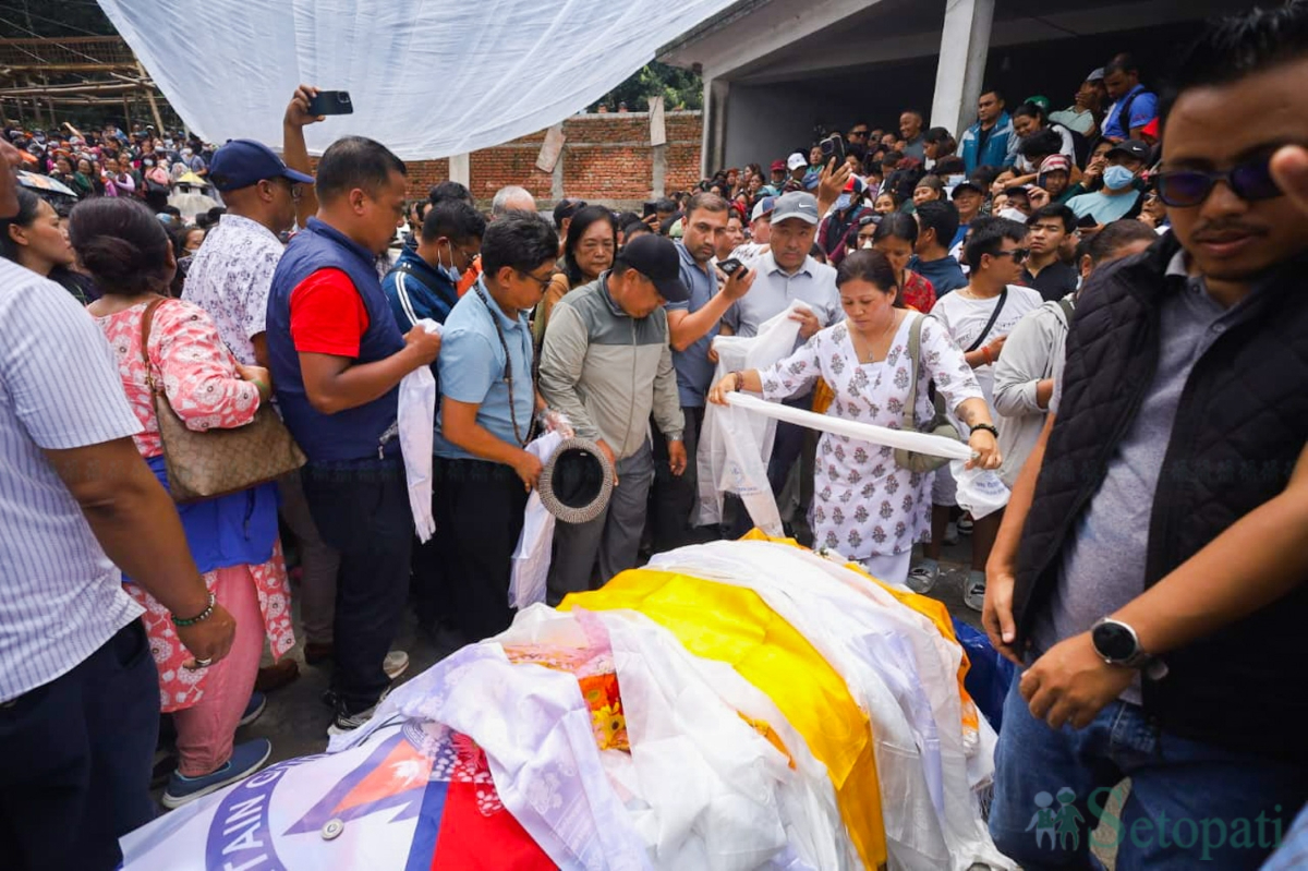 Pur-Bahadur-Gurung-Last-Rites-12.jpg