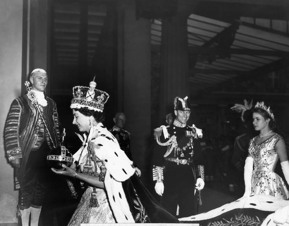Queen-Elizabeth-Coronation-2.jpeg