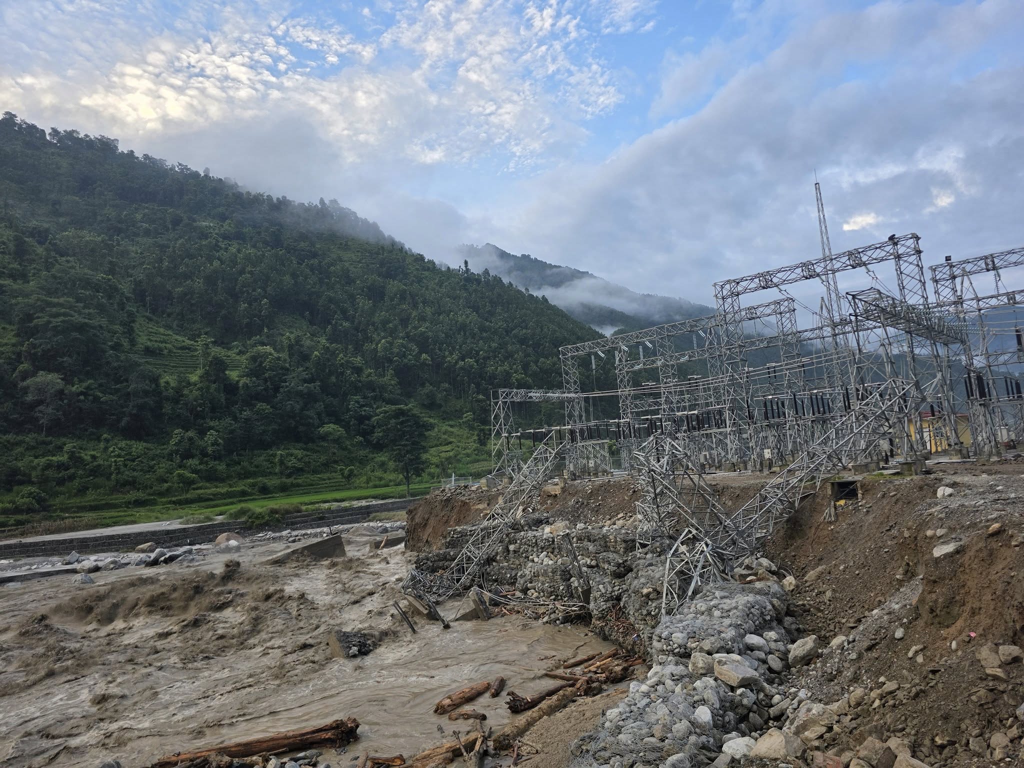 Rasuwa-Flood-07.jpg