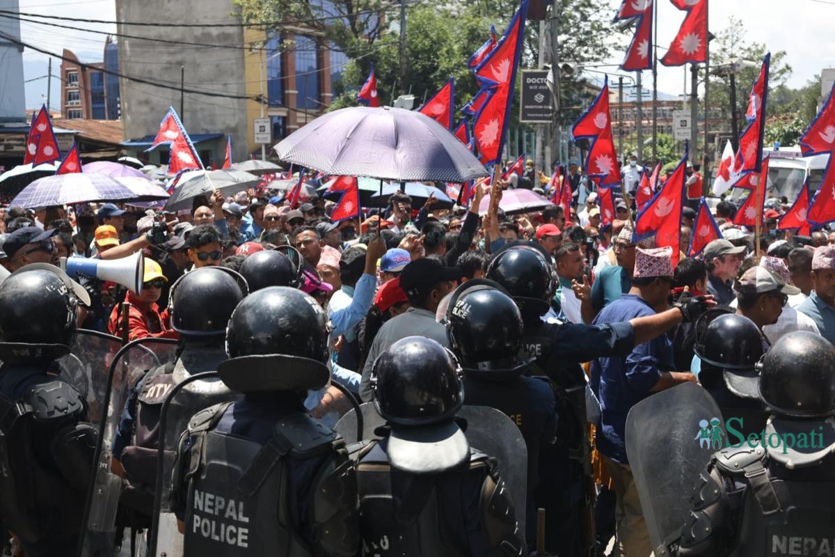 Royalists-Demo-Baber-Mahal-08.jpeg