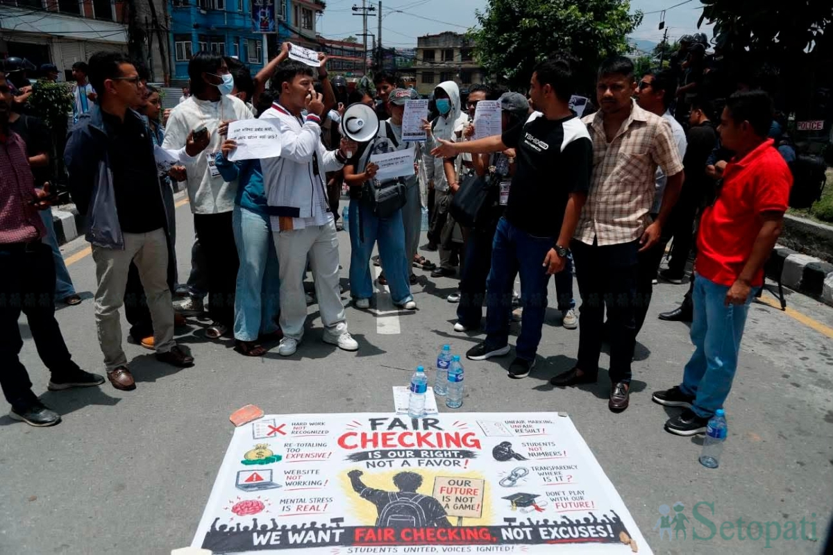 Students-Protest-02.jpg