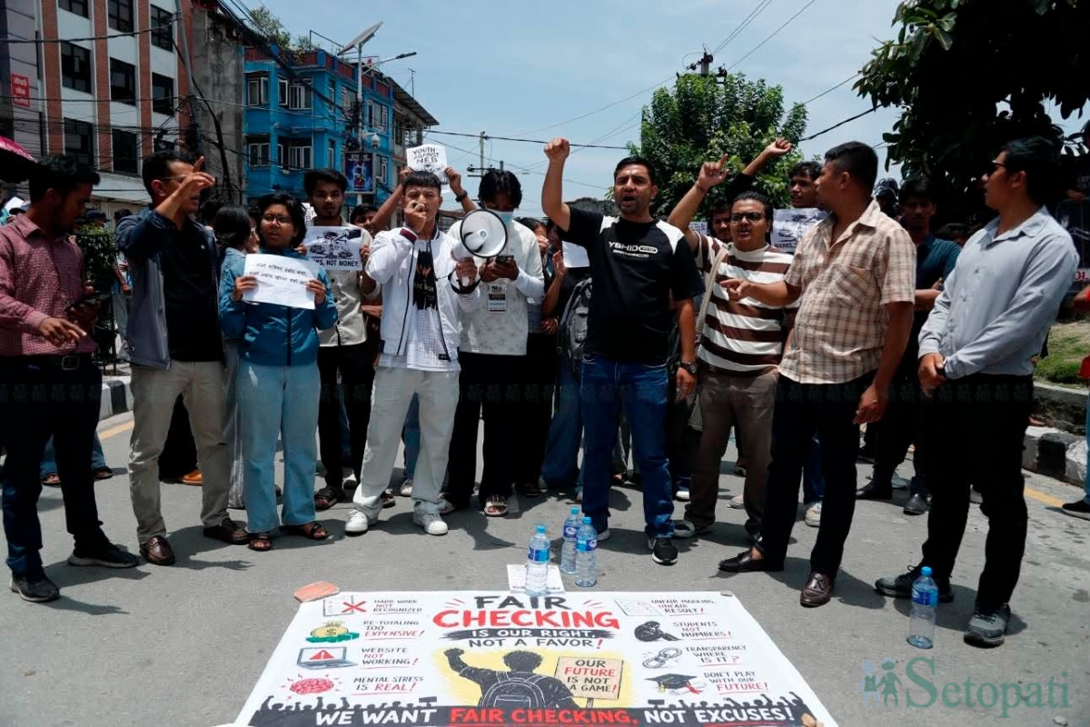 Students-Protest-03.jpg