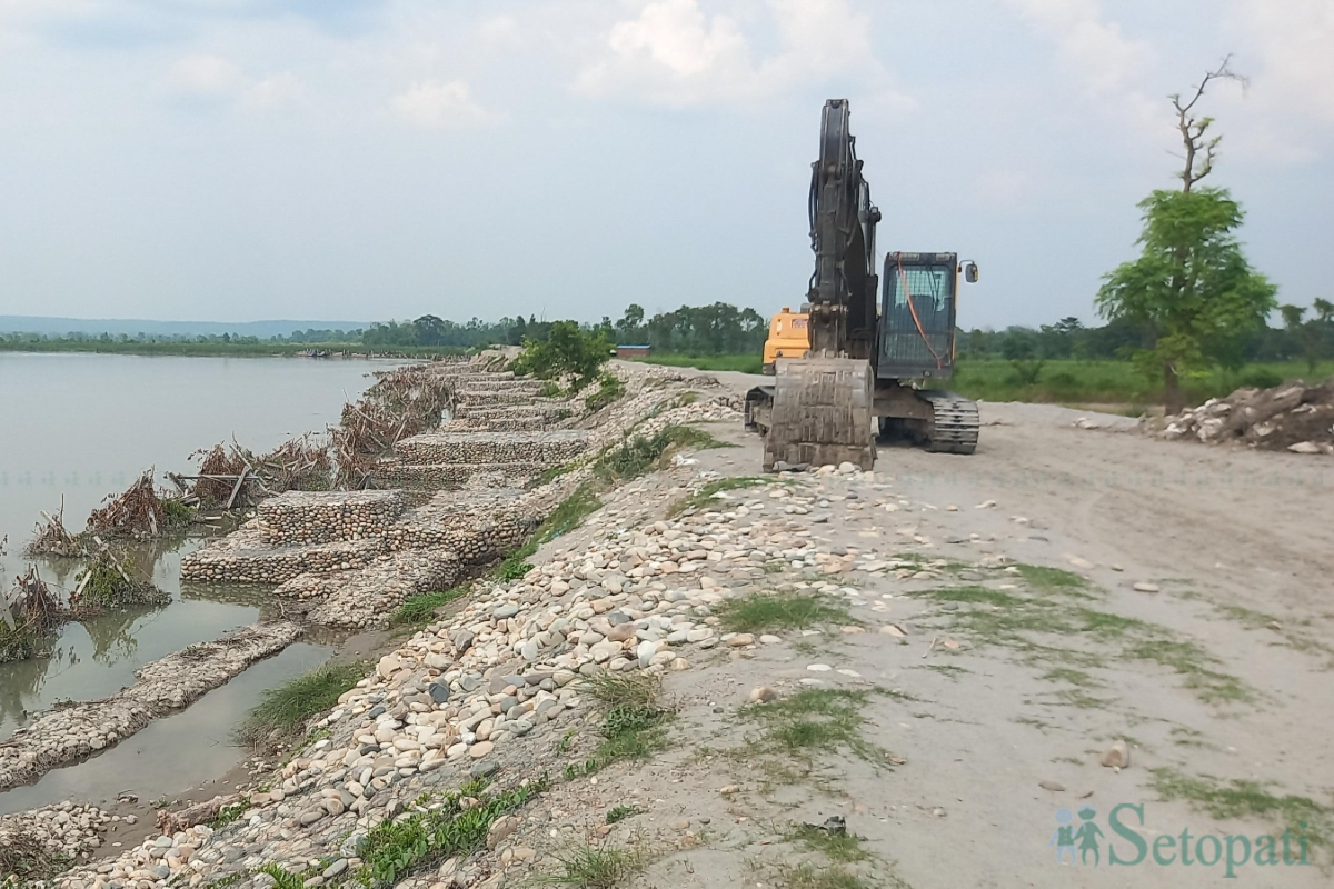 Susta-Embankment-Construction-02.jpg