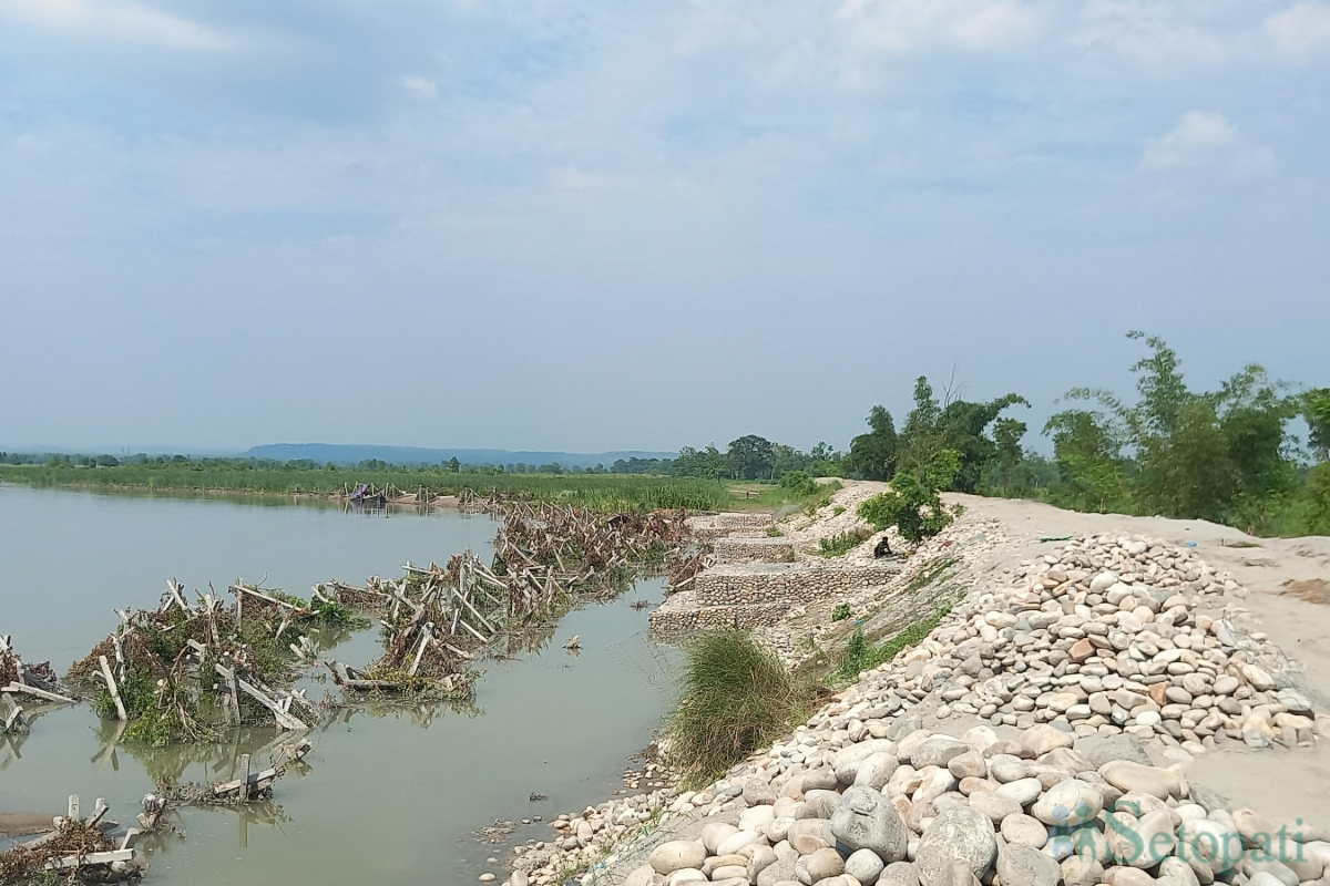 Susta-Embankment-Construction-04.jpg