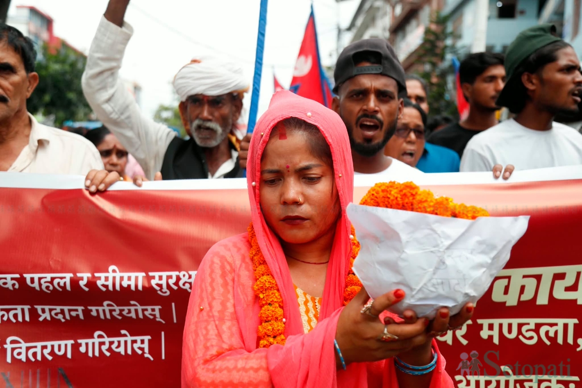 Susta-Residents-Protest-03.jpg