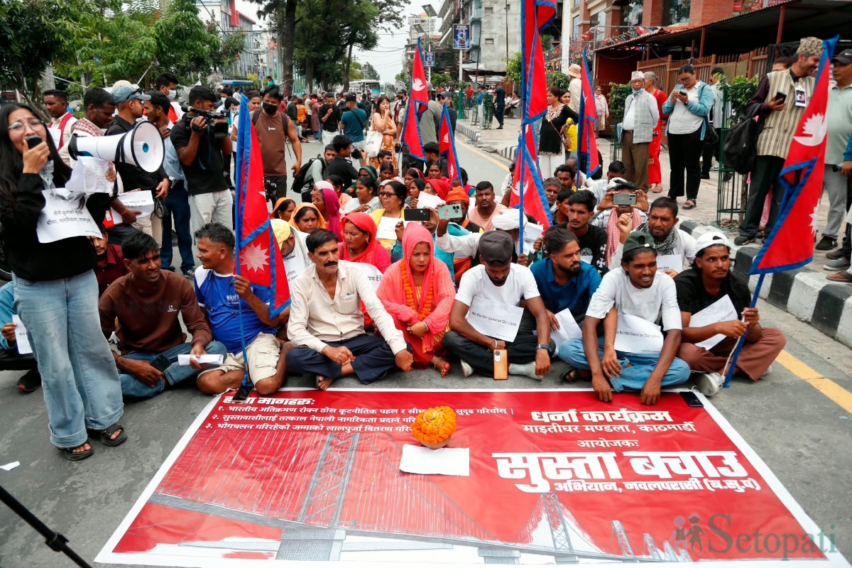 Susta-Residents-Protest-08.jpg