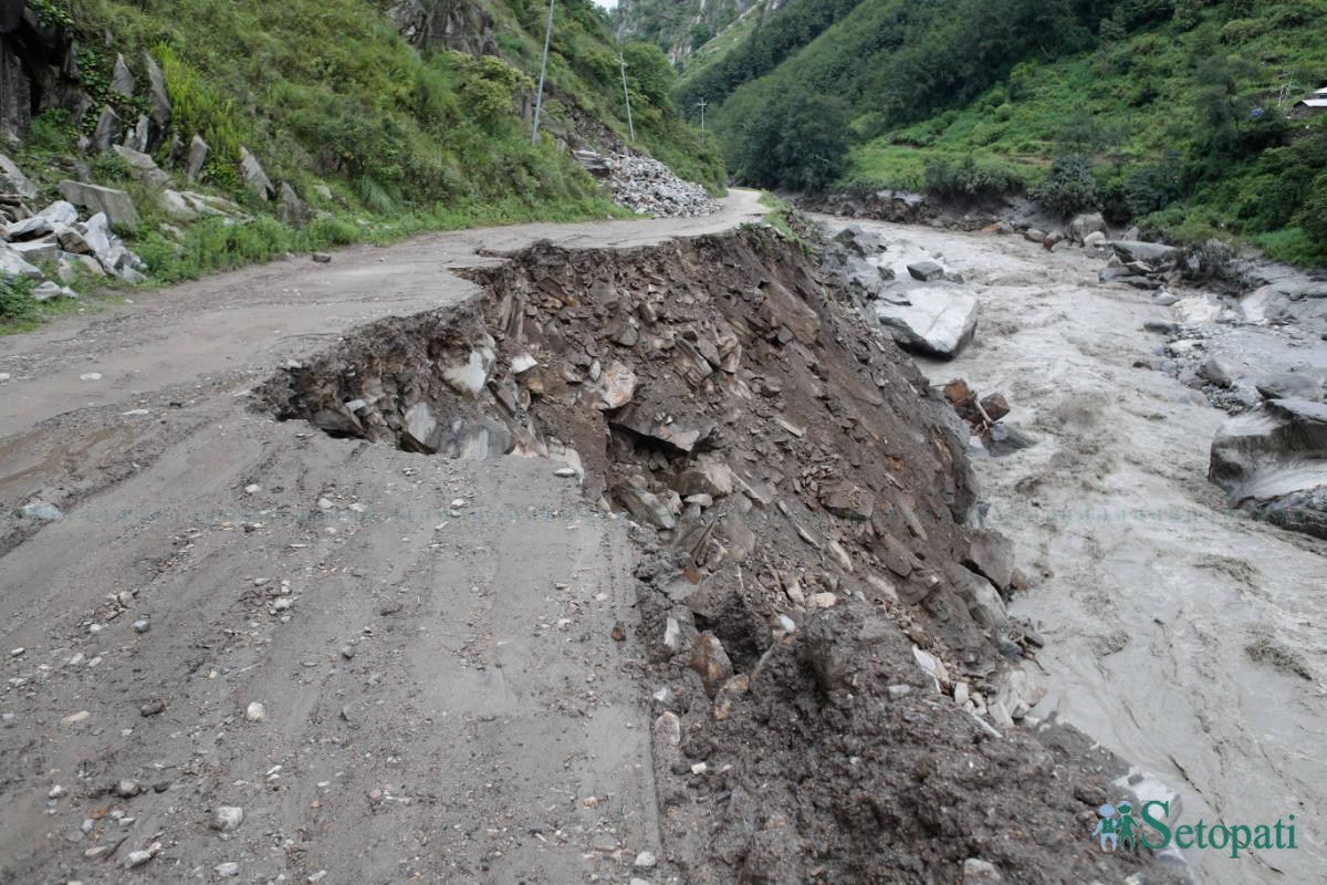 Syafrubesi-Timure-Road-04.jpeg