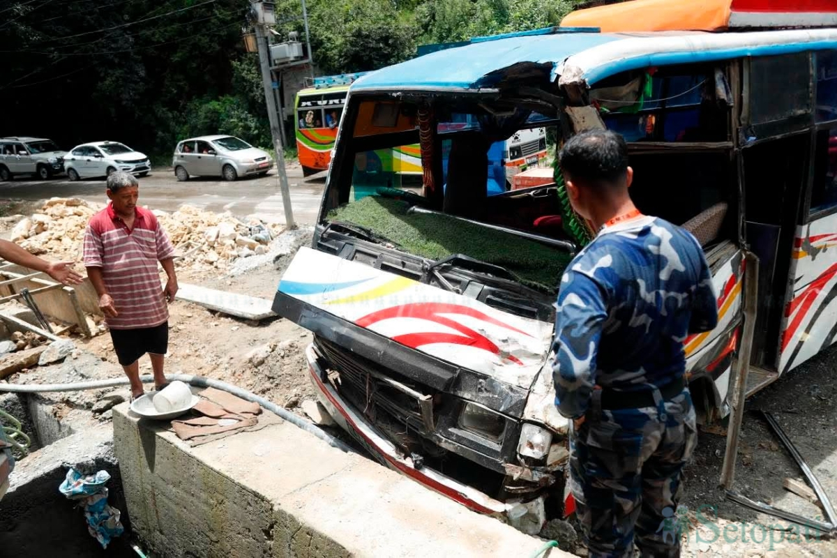 Tanker-Bus-Collision-01.jpg