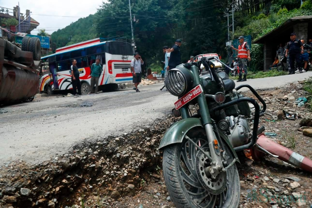 Tanker-Bus-Collision-03.jpg