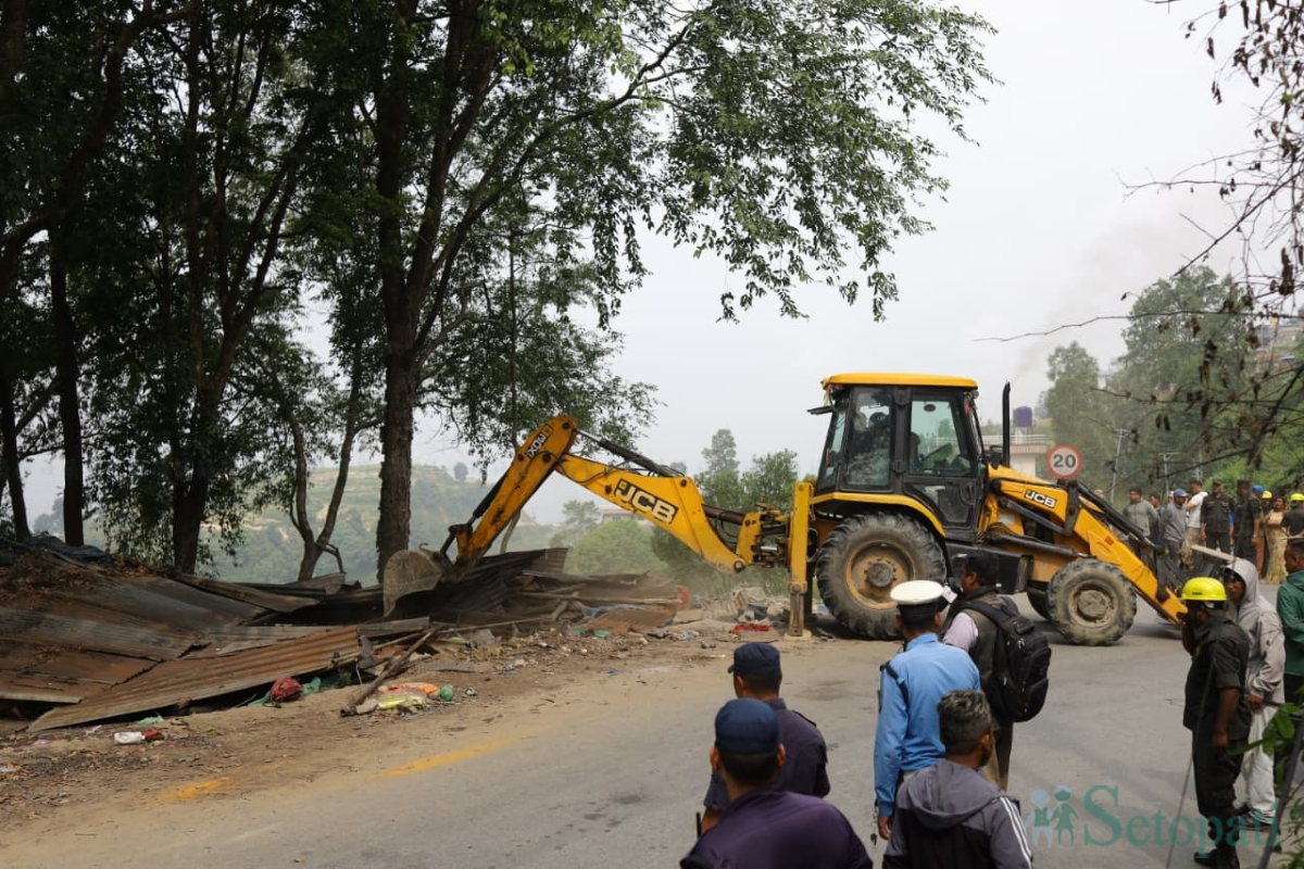 Tarakeshwar-Municipality-Demolition-11.jpg