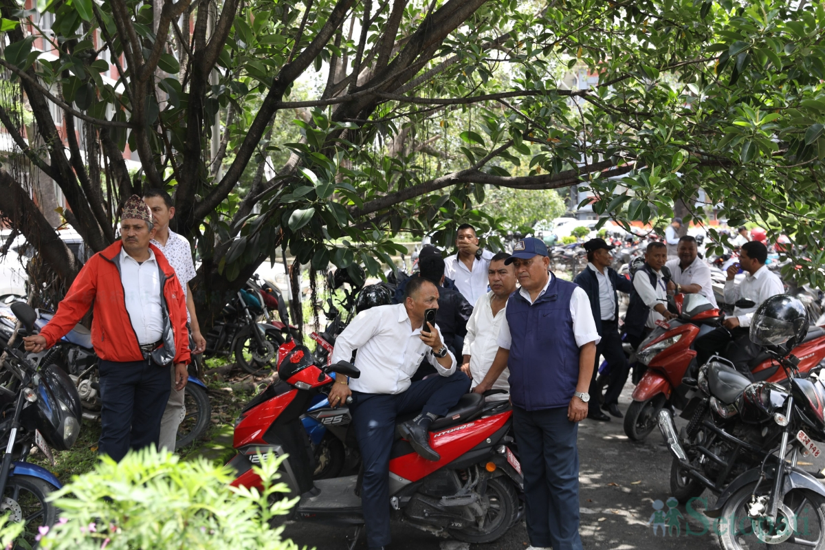 Temporary-Contract-Employees-Protest-02.jpg