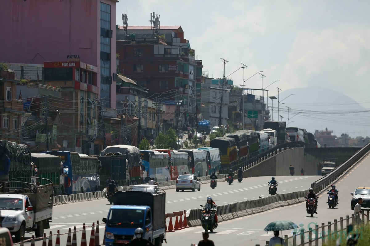 Vehicles-Leave-Kathmandu-05.jpg