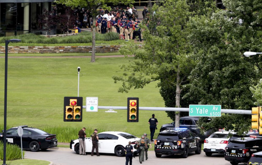 Tulsa police and firefighters respond to a shooting at the Natalie Medical Building Wednesday, June 1, 2022. in Tulsa, Oklahoma.