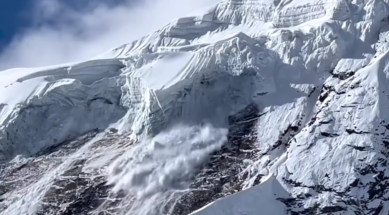 More than 10 injured in Mount Manaslu avalanche
