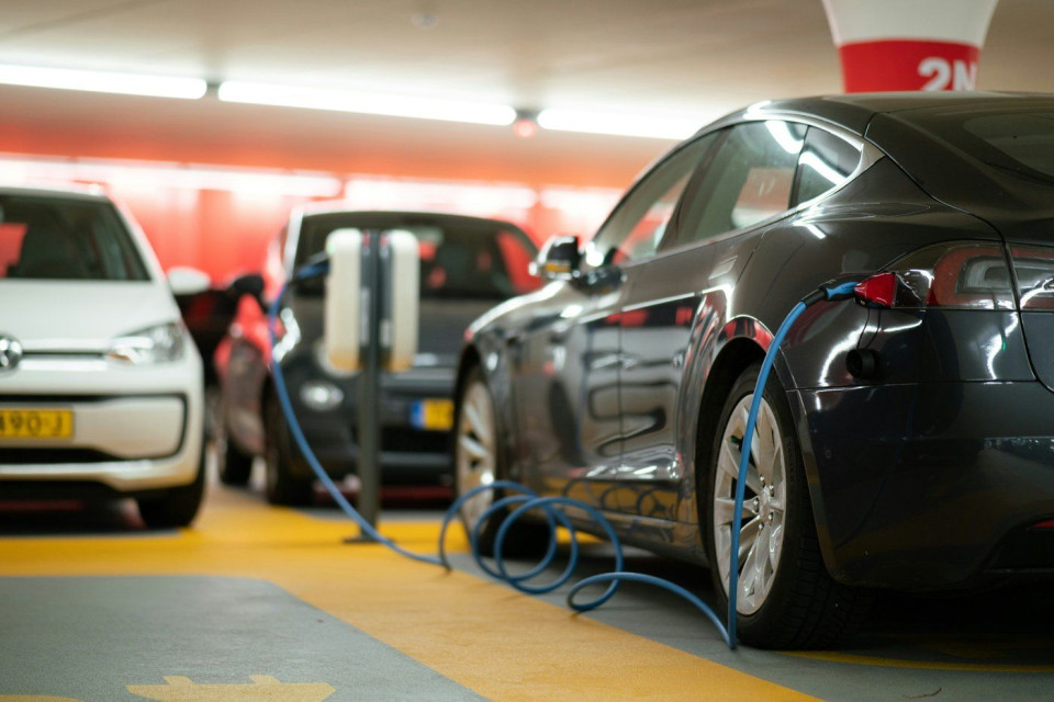 Modest sales of electric vehicles leave Australia vulnerable to not meeting its emissions reduction targets. Michael Fousert via Unsplash