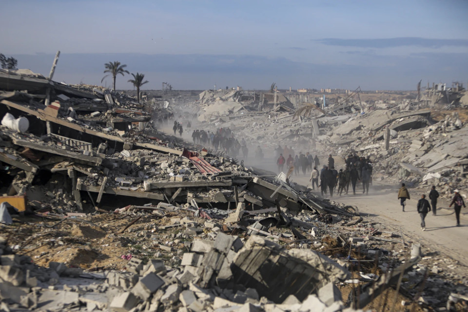 Displaced Palestinians leave parts of Khan Younis as they go back to their homes in Rafah, southern Gaza Strip, Sunday, Jan. 19, 2025. AP/RSS Photo