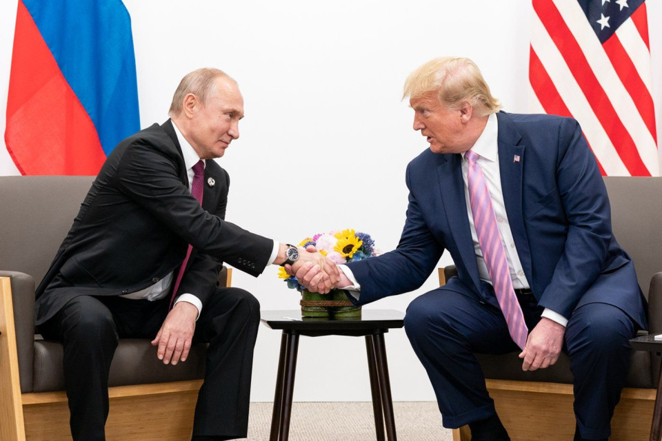 File photo of Putin (l) and Trump