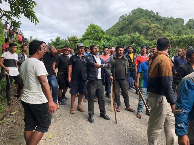 CPN cadres obstructing NC leader Minendra Rizal in Tanahu. Photo: Omkar Acharya