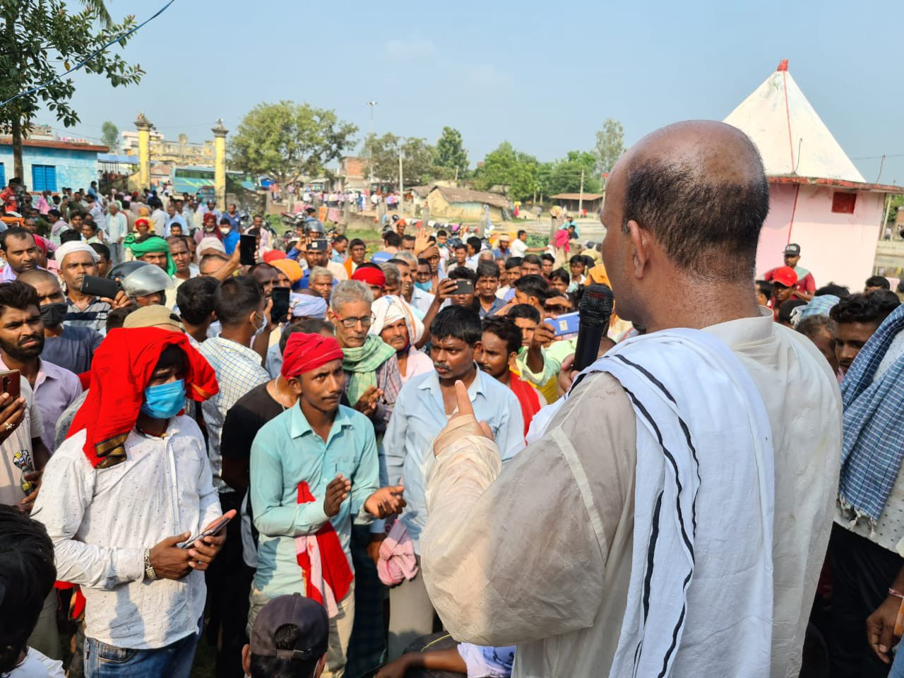 NC lawmaker Amresh Kumar Singh addressing the crowd.