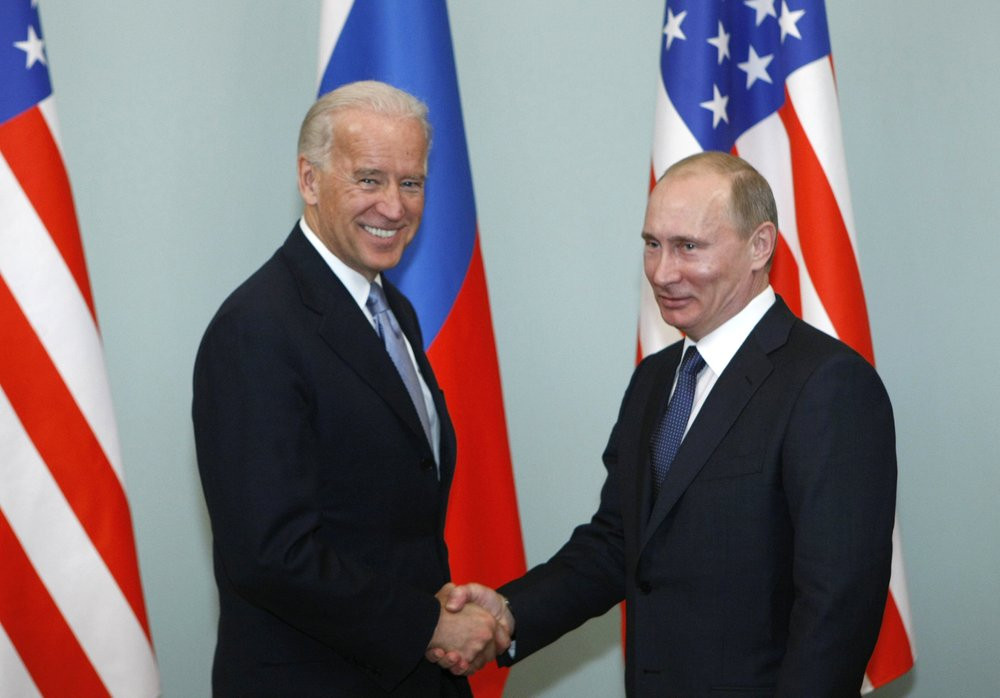 File photo of Biden (l) and Putin