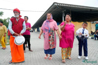 Squatters at Kirtipur's holding center. (Photo: Nabin Babu Gurung/Setopati)