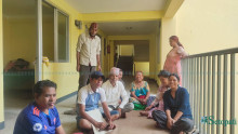 Squatter families sheltered at Ichangu Apartments in Nagarjun. (Photo: Sarisha Achhami/Setopati)