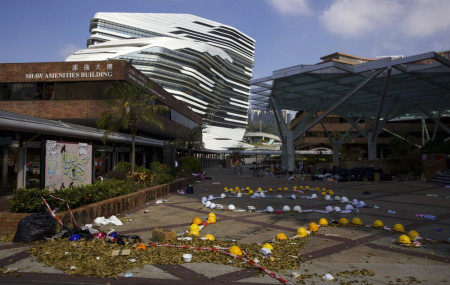 Police safety teams enter Hong Kong campus, vow no arrests