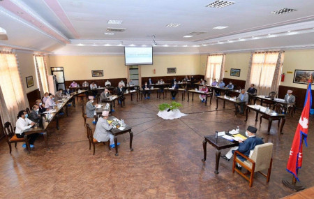 Experts advise PM Oli for lockdown; impose even curfew if necessary