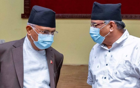 Oli, Dahal meet at Baluwatar