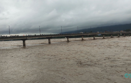 Narayani crosses danger mark, administration urges locals to remain alert