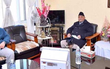 Thapa joins Oli camp sans lieutenants