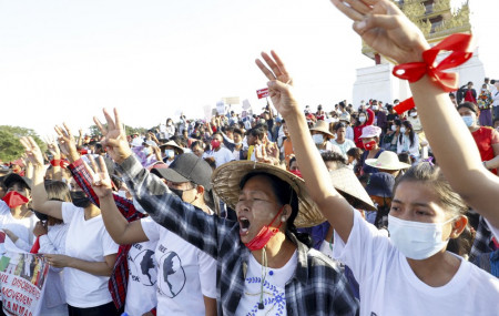 Countries curb diplomatic ties, weigh sanctions on Myanmar