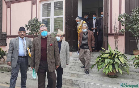 Four ex-CJs submit written response in contempt of court case