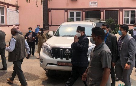 Dahal at SC to seek review of verdict annulling unification of UML and Maoist Center
