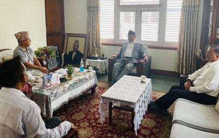 Netra Bikram Chand talks with Dahal and Nepal at Koteshwore