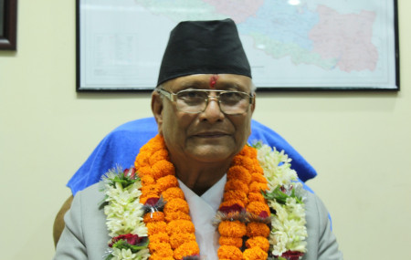 Industry Minister Hamal to resign