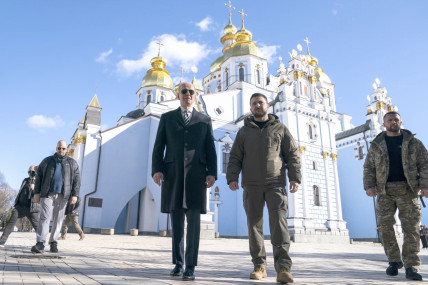 FILE – U.S. President Joe Biden walks with Ukrainian President Volodymyr Zelenskyy in Kyiv, Ukraine, Monday, Feb. 20, 2023.  AP/RSS Photo