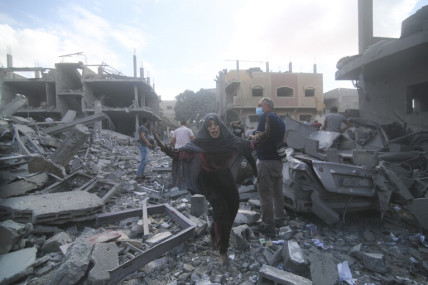 Palestinians flee Israeli bombardment of Rafah, southern Gaza Strip, Tuesday, Oct. 17, 2023. AP/RSS Photo