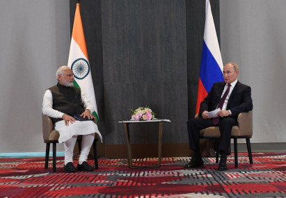 File photo of Modi (l) and Putin