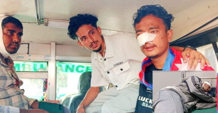 />
                                                                    </figure>
                                <span class=