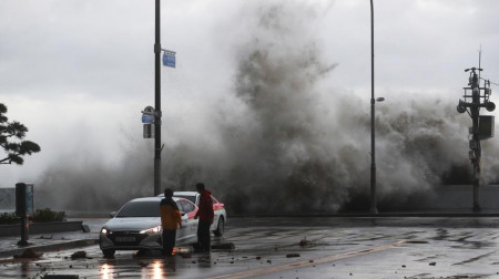 Waves crash over the breakwater in Busan, South Korea, Tuesday, Sept 6, 2022. Thousands of people were forced to evacuate in South Korea as Typhoon Hinnamnor made landfall in the country's southern regions on Tuesday, unleashing fierce rains and winds that destroyed trees and roads, and left more than 20,000 homes without power. (AP/RSS Photo)