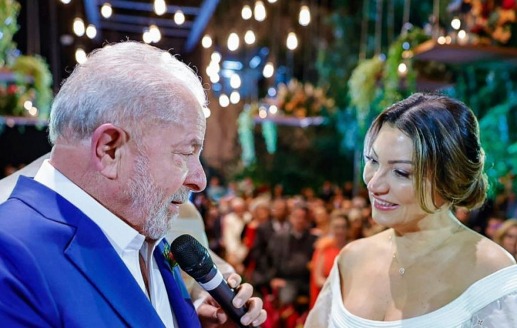 Brazil's former president Luiz Inacio Lula da Silva, left, and sociologist Rosangela Silva get married in Sao Paulo Brazil, Wednesday, May 18, 2022.